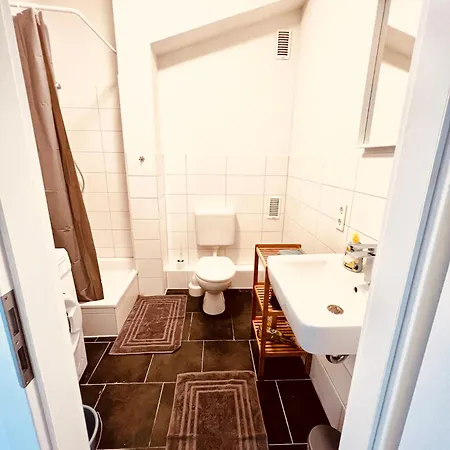 Business & Monteur Zentrum شقة