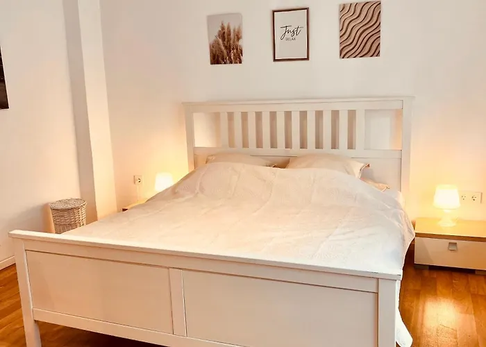 Business & Monteur Zentrum شقة *